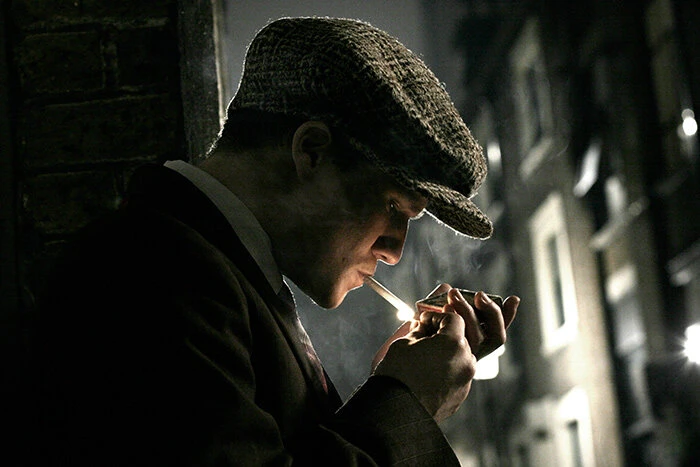 Двадцать тысяч улиц под небом