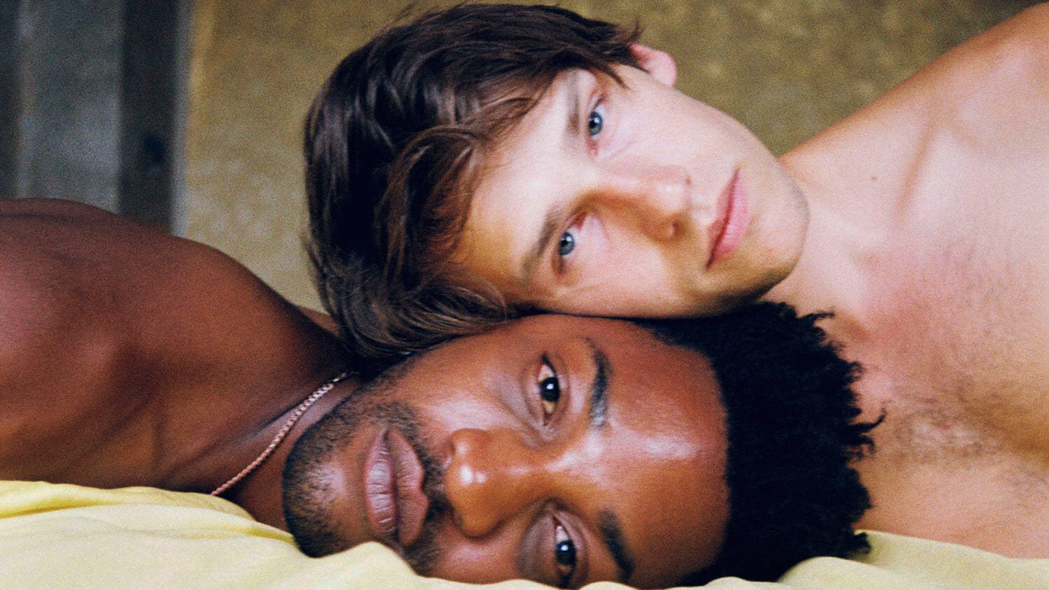 Queer movie. Гейл харольд queer as folk. Рэнди харрисон и гейл харольд хэл спаркс. Queer movie. Фото для группы близкие друзья.