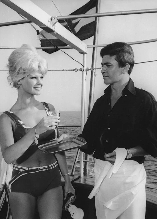 Две синих незабудки