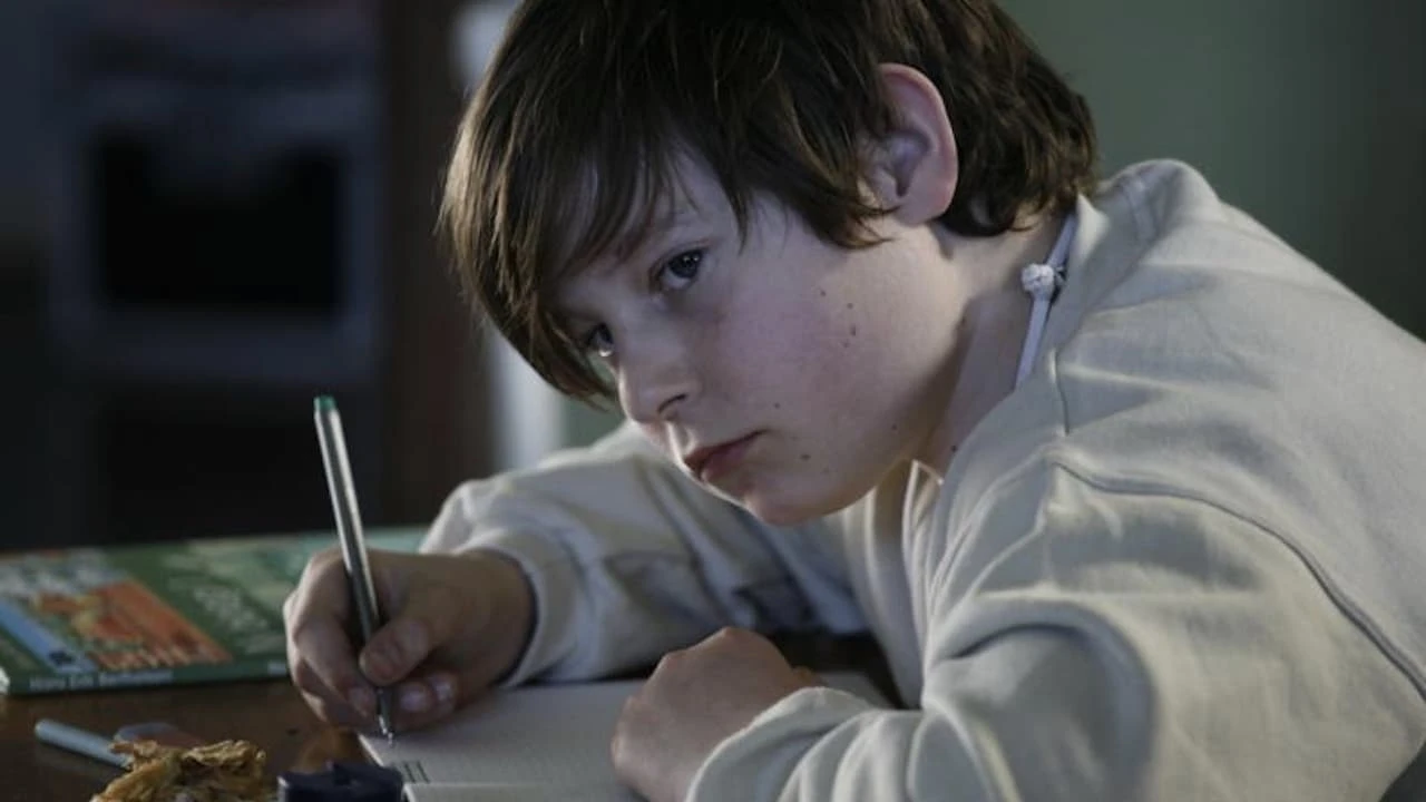 И рассказывает про мальчика которому. И рассказывает про мальчика которому. Маколей калкин мальчик. И рассказывает про мальчика которому. Маколей калкин 1991.