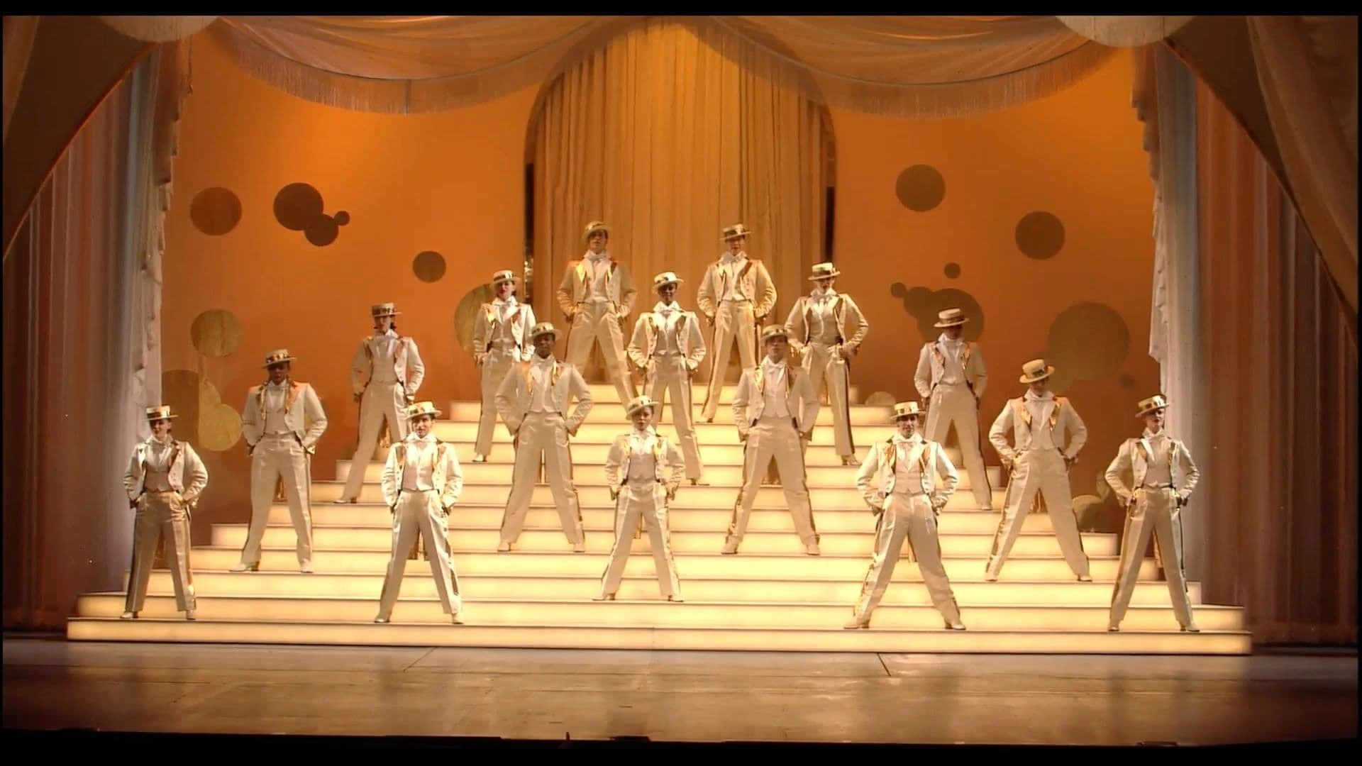 Виктор — Виктория