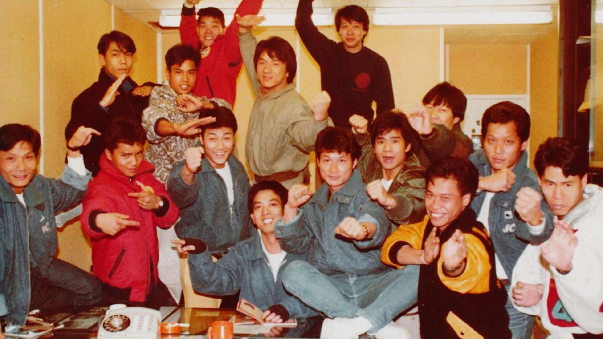 Джеки чан трюки. Цитаты джеки чана. Миссия зодиак постеры к фильму. Джеки чан каскадер. Джеки чан.