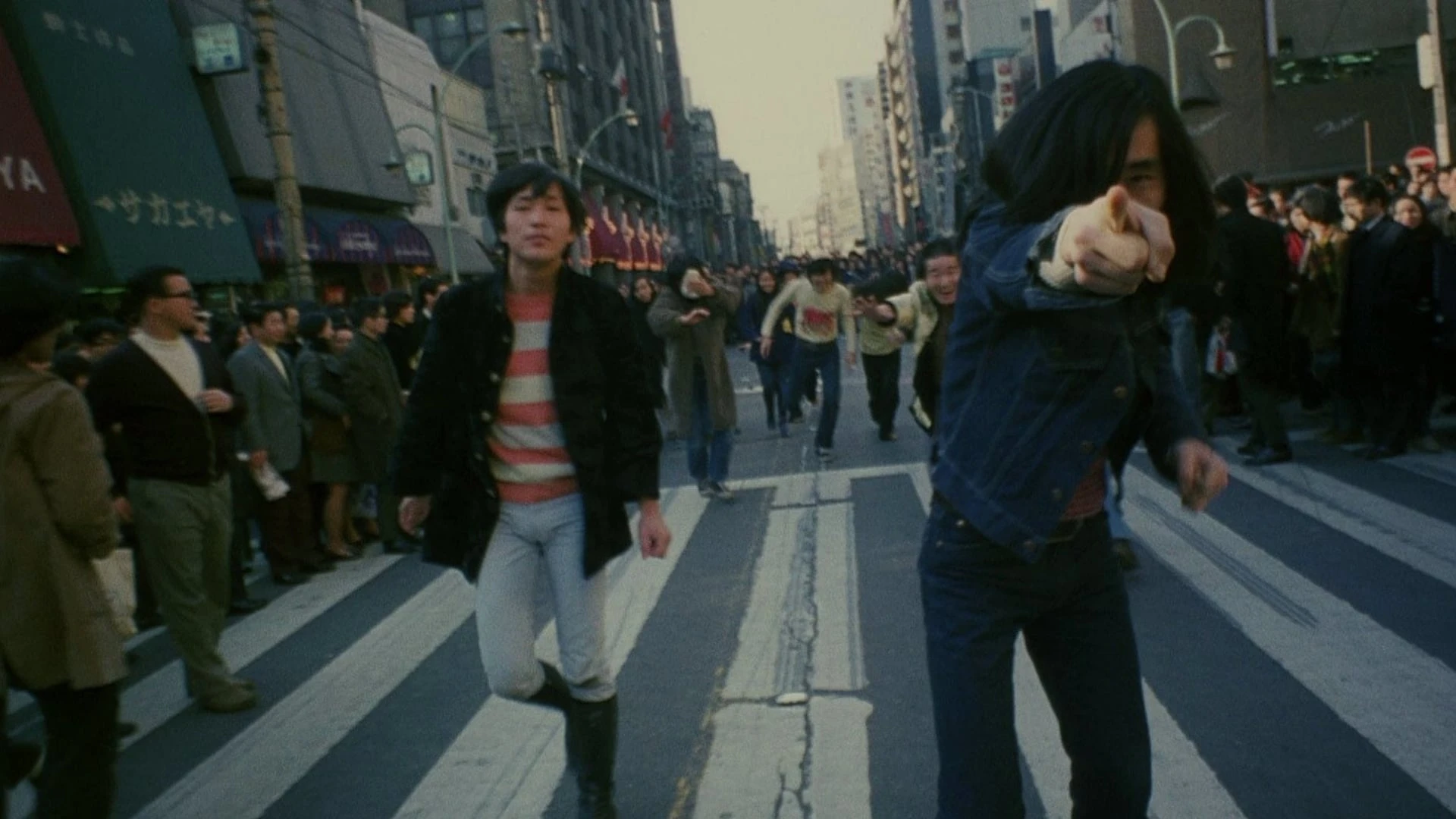 Бросай читать, собираемся на улицах!