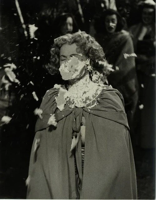 Картонный ухажёр