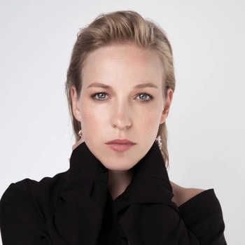 Наомимен порно көру Құрбым екеуміз анаммен жыныстық қатынасқа түсіп жатырмыз.