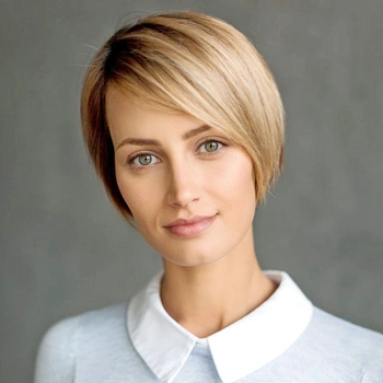 Алена Коломина