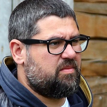 Карен Захаров