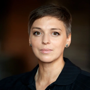 Нелли Уварова