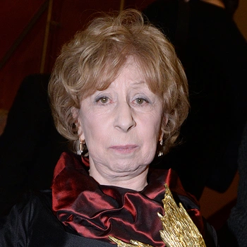 Лия Ахеджакова