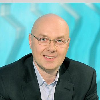 Юлиан Макаров