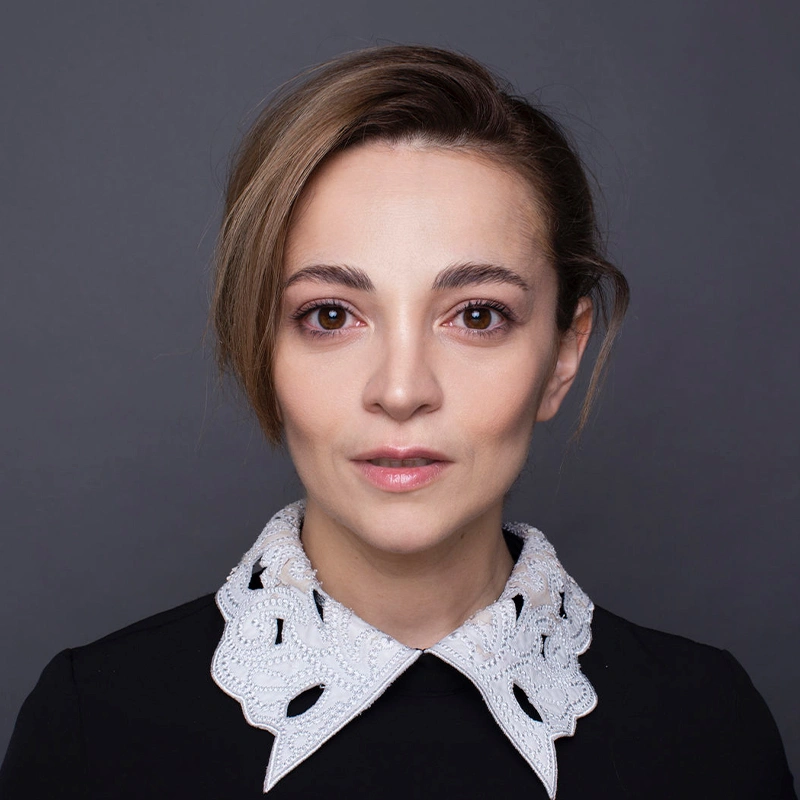 Теона Дольникова