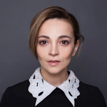 Теона Дольникова