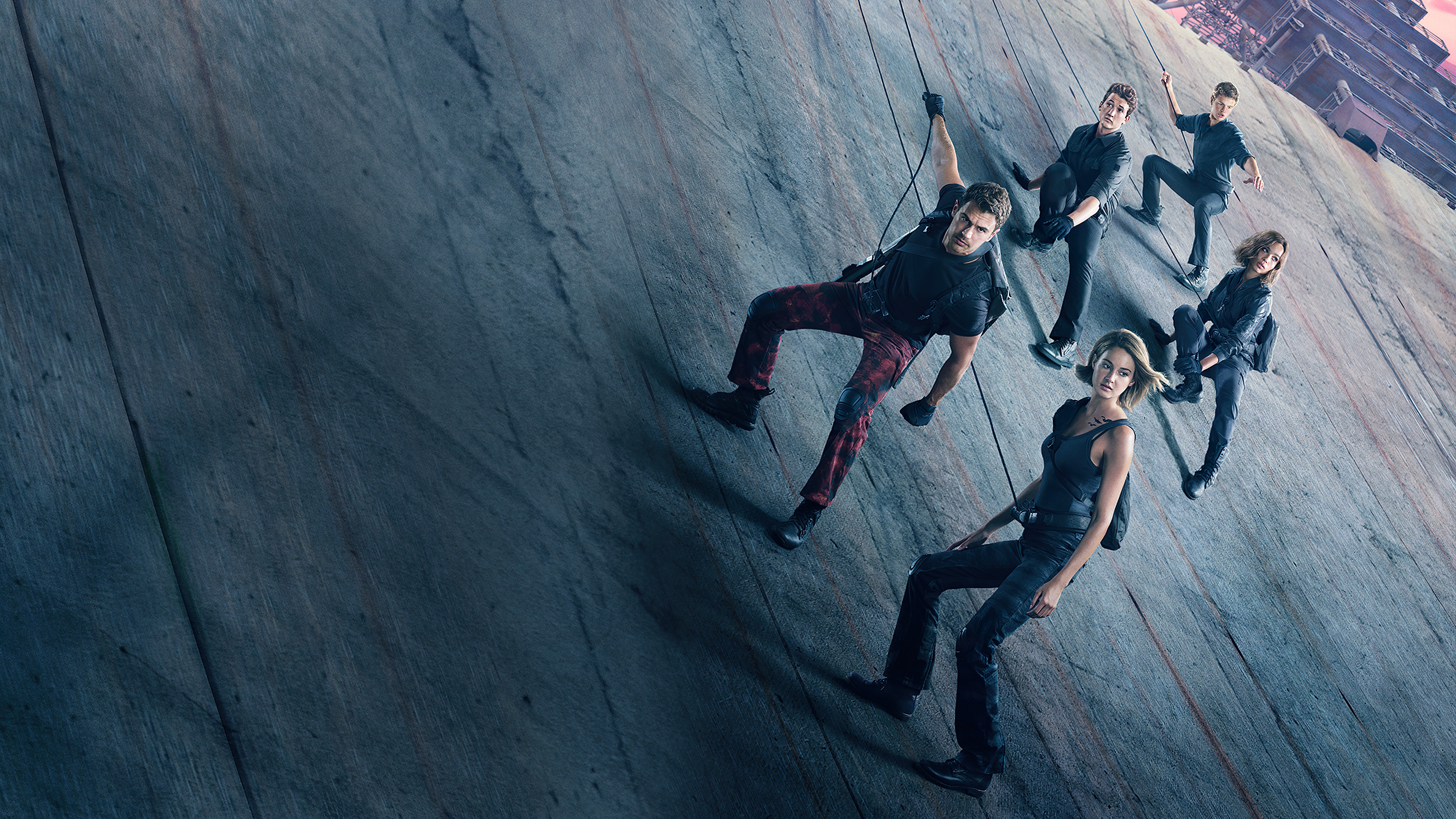 Дивергент, глава 3: За стеной