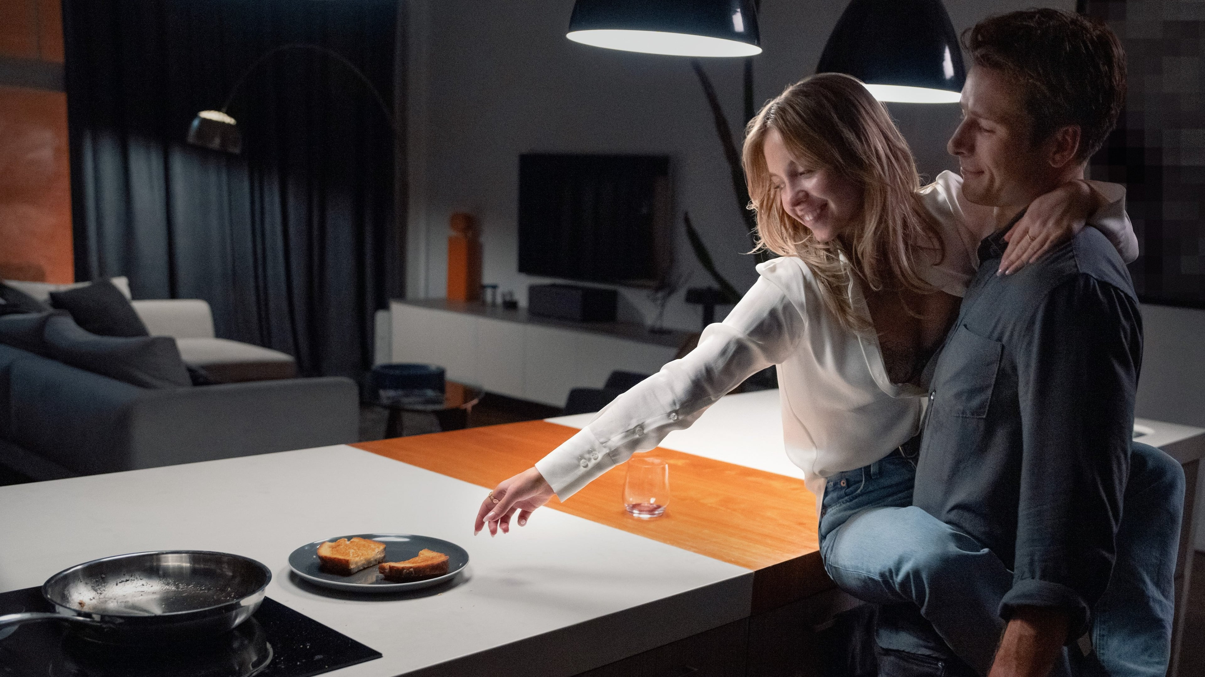 Кто угодно, кроме тебя