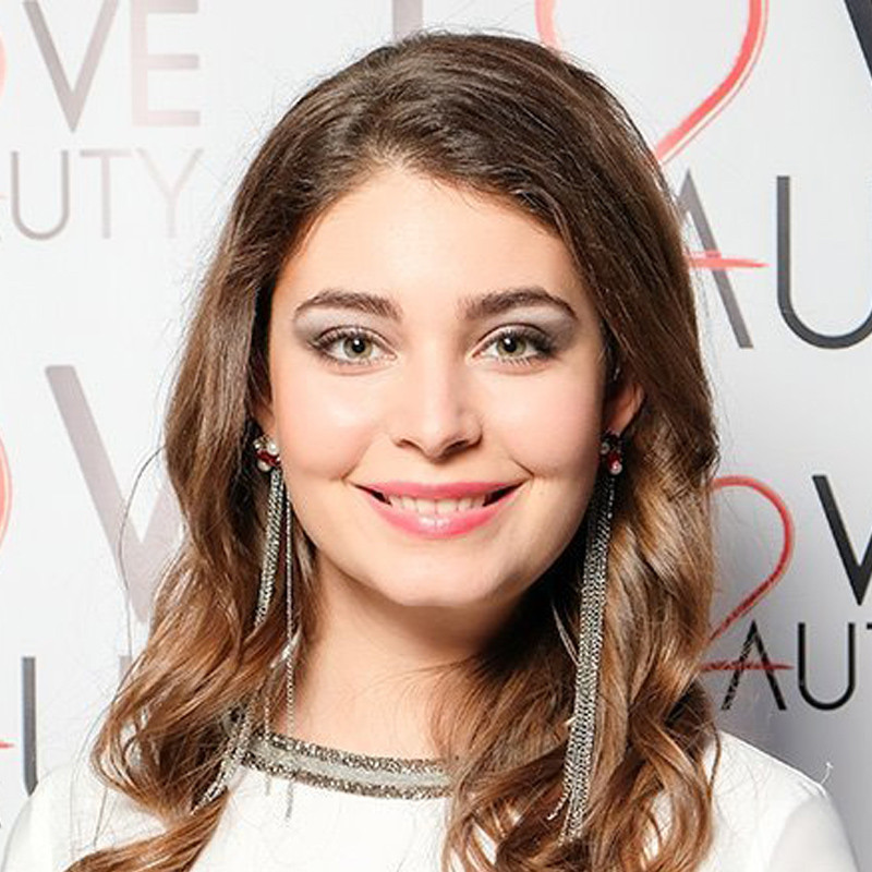 Мария Козакова