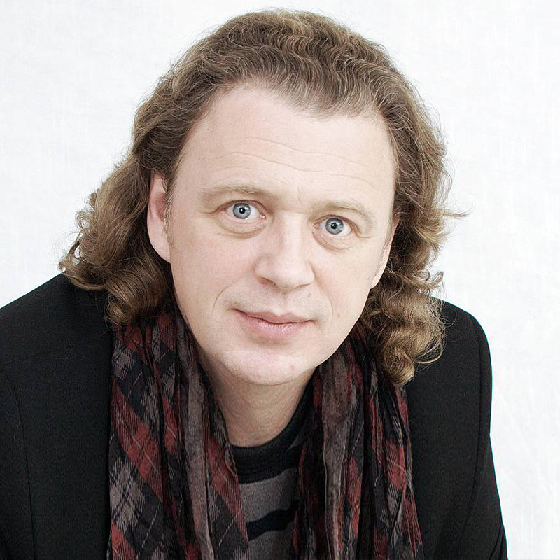 Олег Леушин