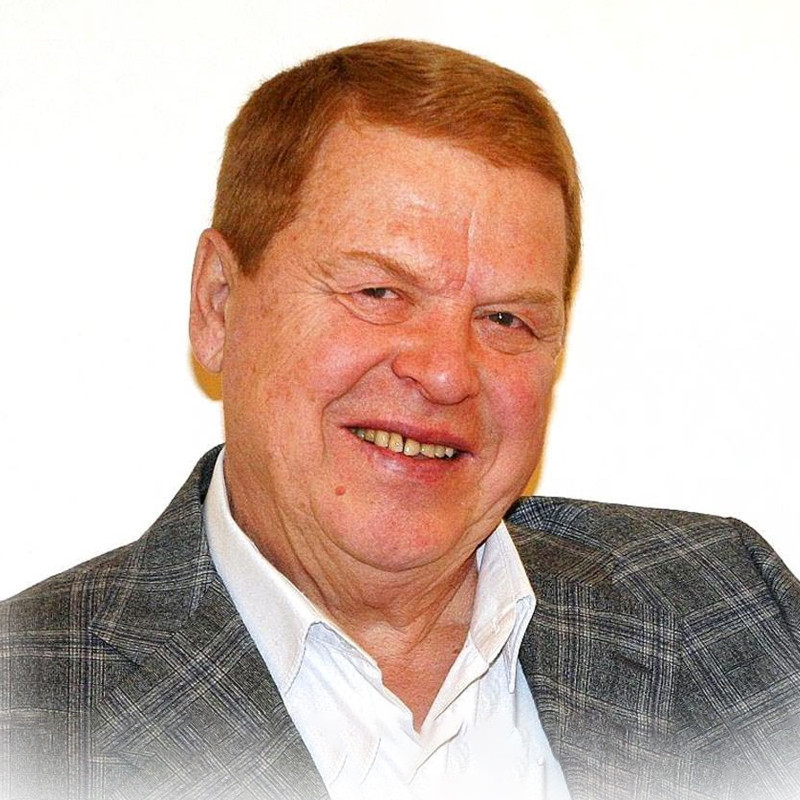 Михаил Кокшенов