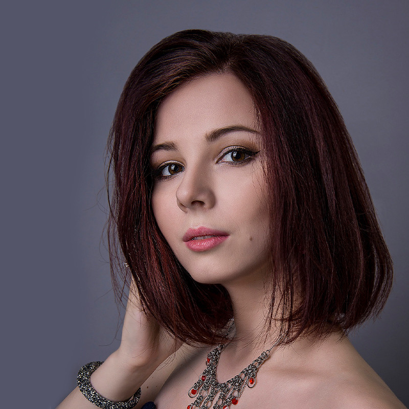 Алёна Андронова