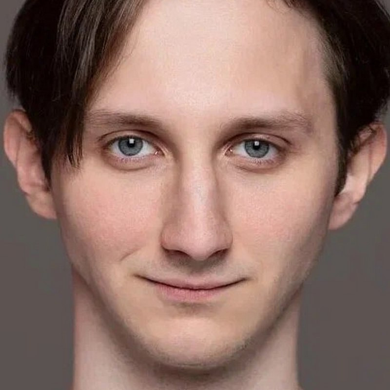 Денис Набережнев