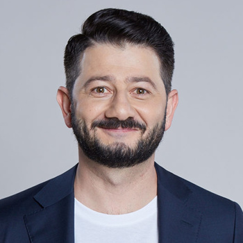 Михаил Галустян