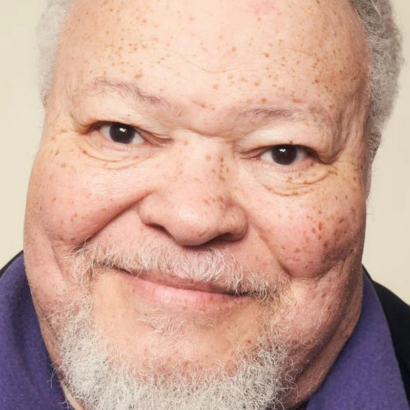 Стивен Маккинли Хендерсон