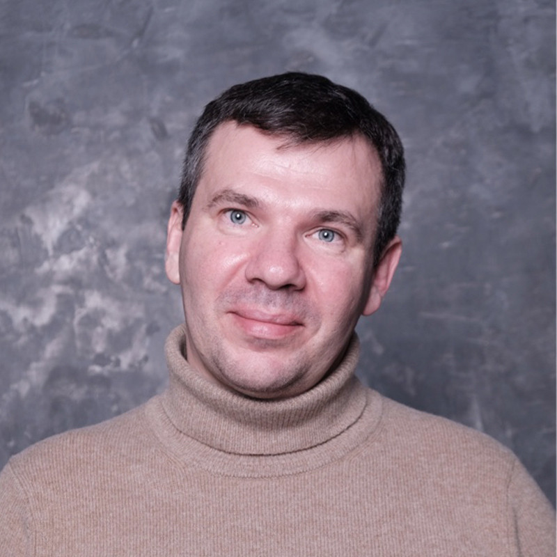 Максим Важов