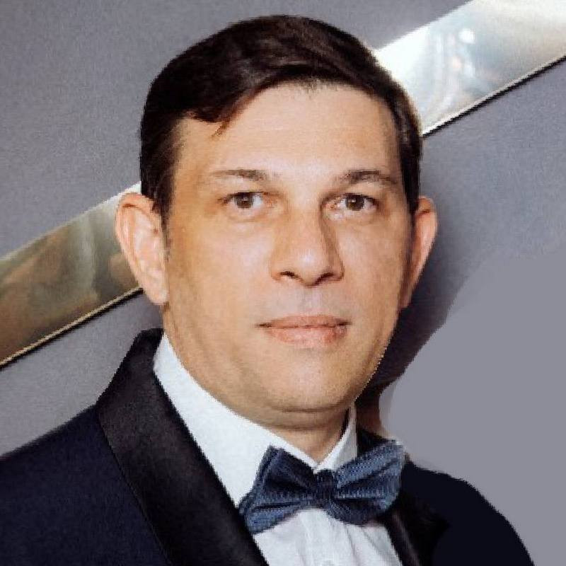 Роман Атанесян