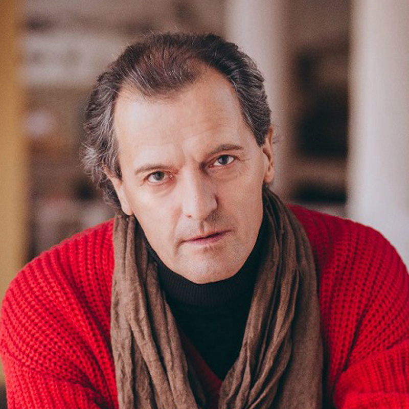 Михаил Петров