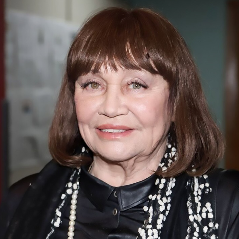 Лариса Лужина