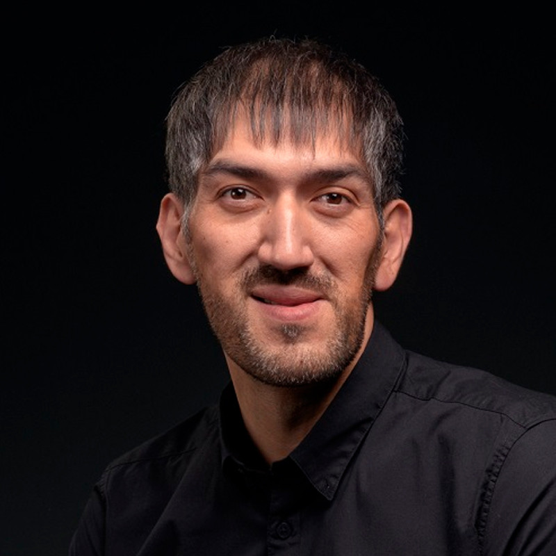 Гарик Айвазов