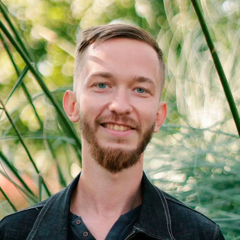 Денис Смирнов