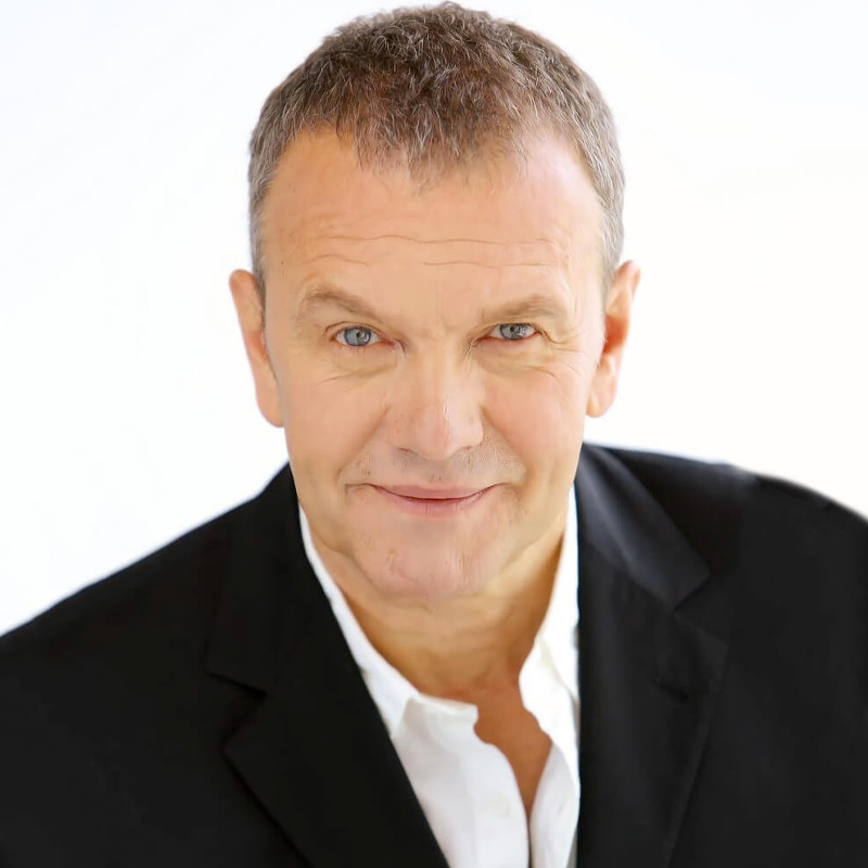 Александр Наумов