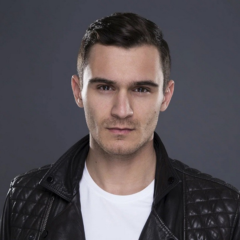 Юлиан Костов