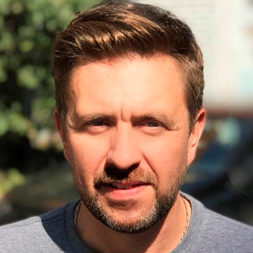 Влад Николаев