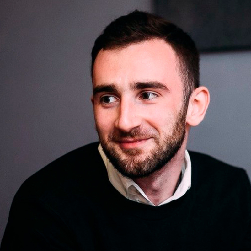 Михаил Лавров