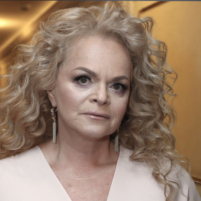 Лариса Долина