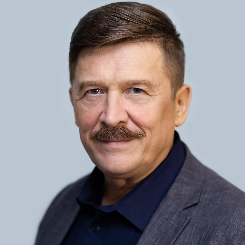 Игорь Маслов