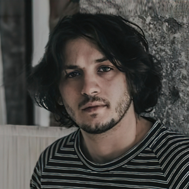 Александр Олейников