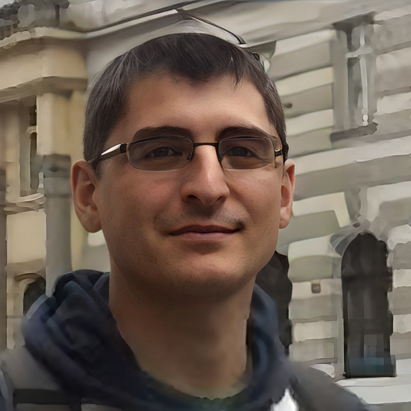 Александр Калиничев