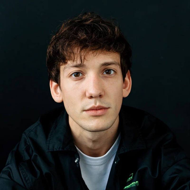 Константин Мирошников