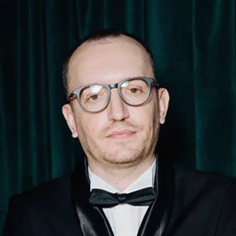 Игорь Твердохлебов