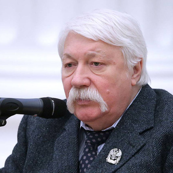 Эдуард Назаров