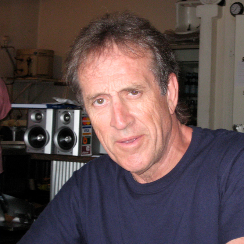 Майкл Робертсон