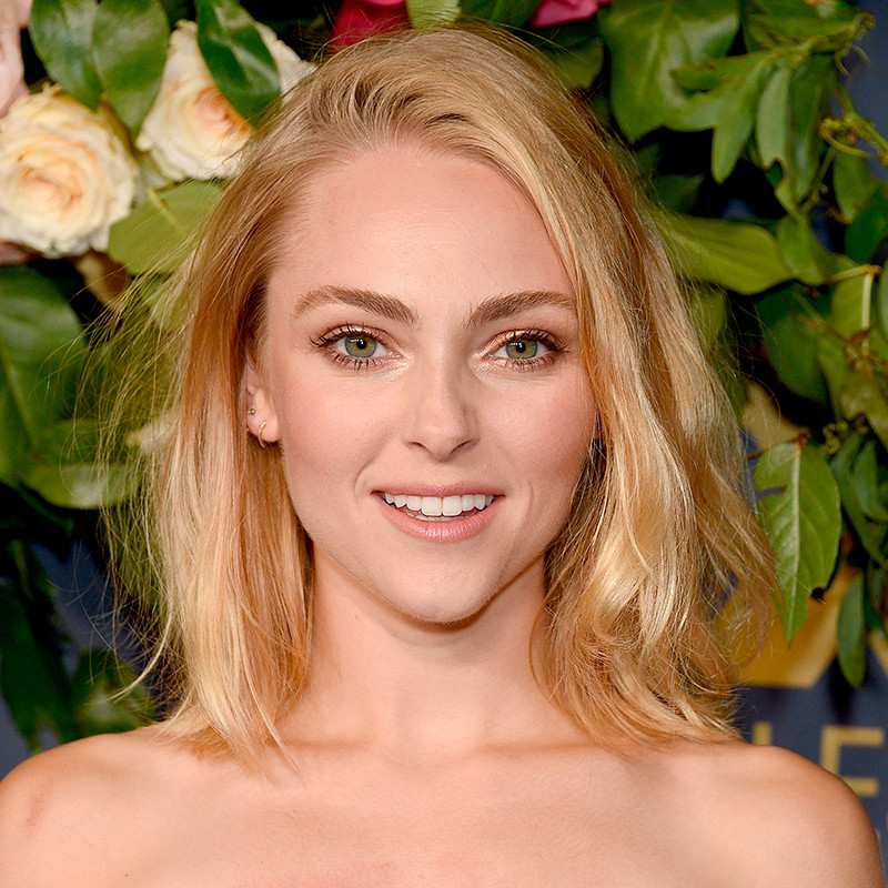 Анна-София Робб