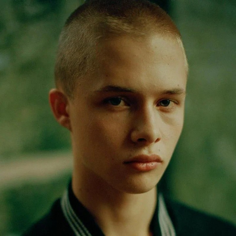 Леон Кемстач