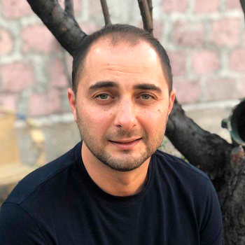 Демис Карибидис