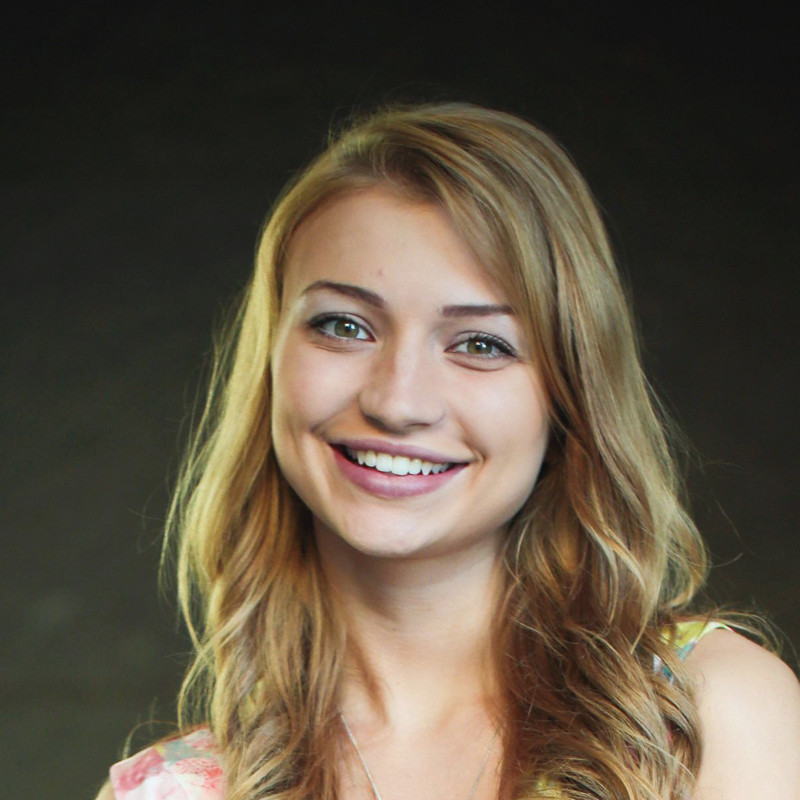 Алина Титова