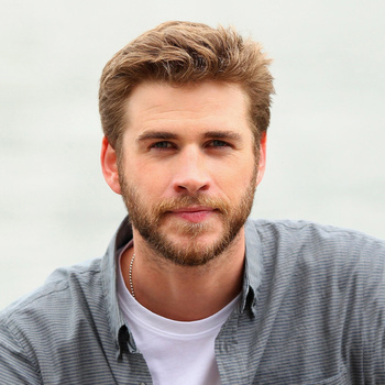 Лиам Хемсворт