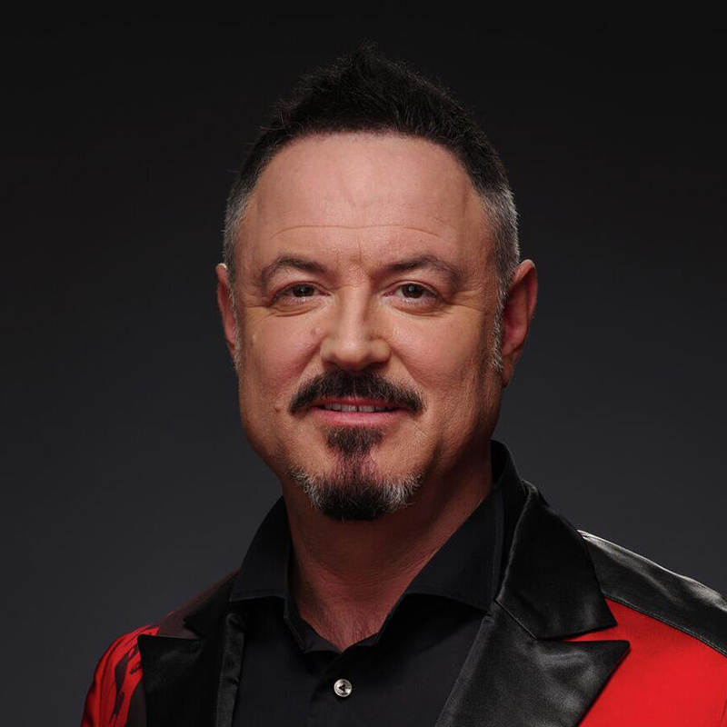 Максим Леонидов