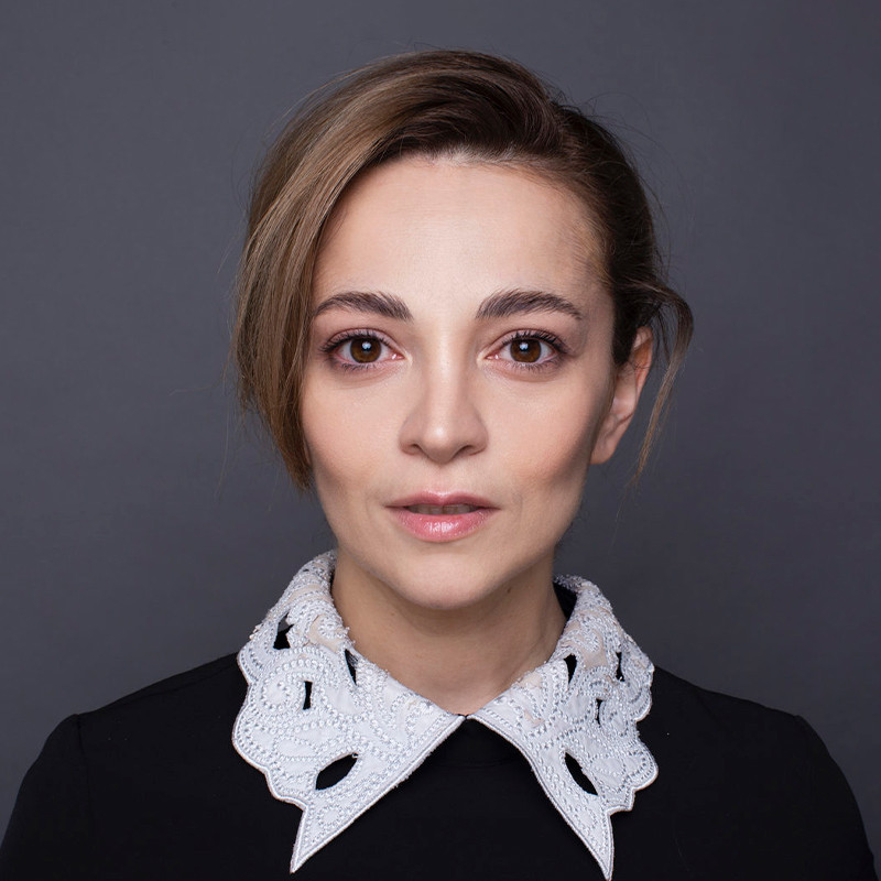 Теона Дольникова